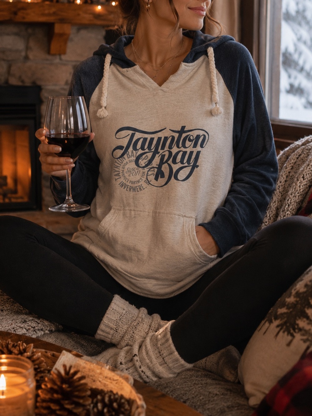 Canadian Collection Taynton Bay Spirits Hoodie Size L Invermere BC Cozy Winter